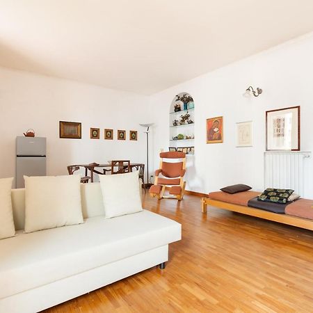 Cozy Apt With Balcony - Porta Romana District Milão Exterior foto